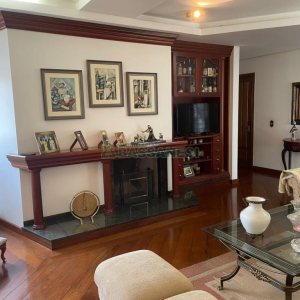 Apartamento com 272m², 3 dormitórios, 2 vagas, no bairro Centro em Caxias do Sul para Alugar ou Comprar