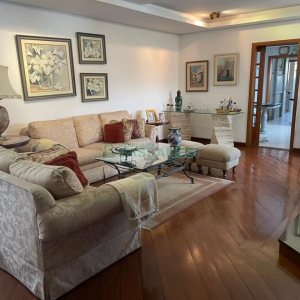 Apartamento com 272m², 3 dormitórios, 2 vagas, no bairro Centro em Caxias do Sul para Alugar ou Comprar