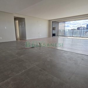 Apartamento com 191m², 3 dormitórios, 3 vagas, no bairro Panazzolo em Caxias do Sul para Comprar