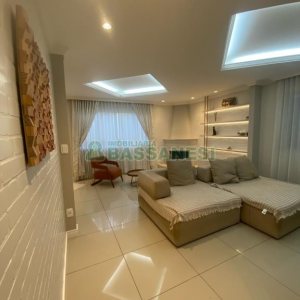 Sobrado com 127m², 3 dormitórios, 1 vaga, no bairro Santa Catarina em Caxias do Sul para Comprar