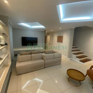 Sobrado com 127m², 3 dormitórios, 1 vaga, no bairro Santa Catarina em Caxias do Sul para Comprar