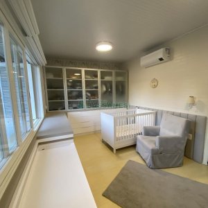 Sobrado com 127m², 3 dormitórios, 1 vaga, no bairro Santa Catarina em Caxias do Sul para Comprar