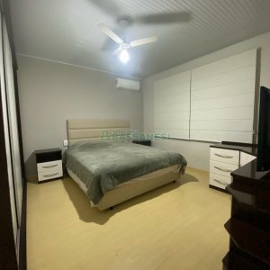 Sobrado com 127m², 3 dormitórios, 1 vaga, no bairro Santa Catarina em Caxias do Sul para Comprar