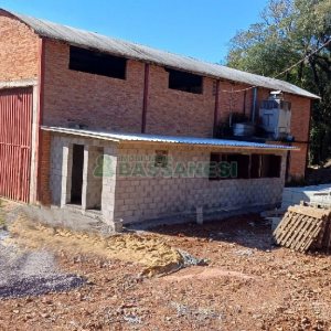 Pavilhão com 300m², no bairro Área Rural de Caxias do Sul em Caxias do Sul para Alugar