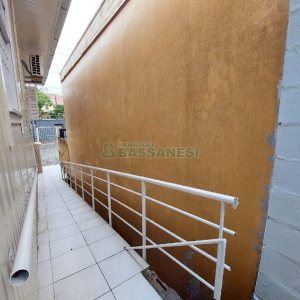 Casa Comercial com 100m², 3 dormitórios, no bairro Rio Branco em Caxias do Sul para Alugar
