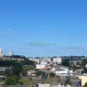 Casa com 369m², 3 dormitórios, 4 vagas, no bairro Interlagos em Caxias do Sul para Comprar