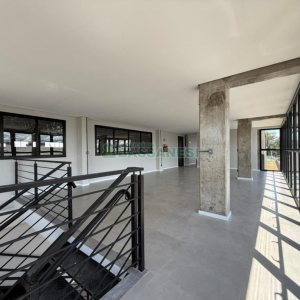 Pavilhão com 1347m², no bairro Desvio Rizzo em Caxias do Sul para Alugar