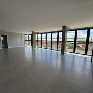 Pavilhão com 1347m², no bairro Desvio Rizzo em Caxias do Sul para Alugar
