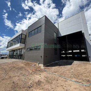 Pavilhão com 1347m², no bairro Desvio Rizzo em Caxias do Sul para Alugar