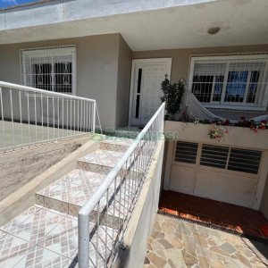 Casa com 120m², 3 dormitórios, 3 vagas, no bairro Floresta em Caxias do Sul para Comprar