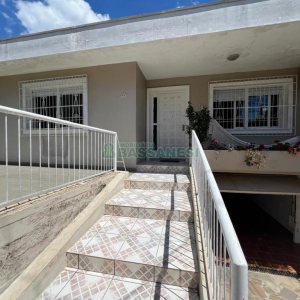 Casa com 120m², 3 dormitórios, 3 vagas, no bairro Floresta em Caxias do Sul para Comprar