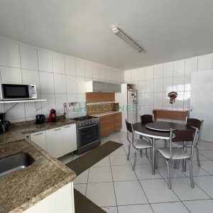 Casa com 120m², 3 dormitórios, 3 vagas, no bairro Floresta em Caxias do Sul para Comprar