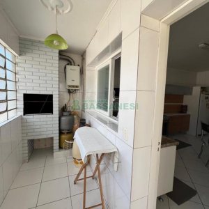 Casa com 120m², 3 dormitórios, 3 vagas, no bairro Floresta em Caxias do Sul para Comprar