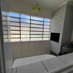 Casa com 120m², 3 dormitórios, 3 vagas, no bairro Floresta em Caxias do Sul para Comprar