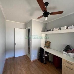 Casa com 120m², 3 dormitórios, 3 vagas, no bairro Floresta em Caxias do Sul para Comprar