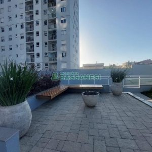 Apto Mobiliado com 55m², 2 dormitórios, 1 vaga, no bairro De Lazzer em Caxias do Sul para Alugar
