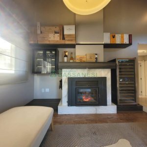 Casa com 225m², 3 dormitórios, 2 vagas, no bairro Vila Hipica em Caxias do Sul para Comprar