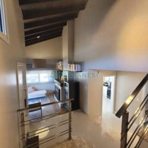 Casa com 225m², 3 dormitórios, 2 vagas, no bairro Vila Hipica em Caxias do Sul para Comprar