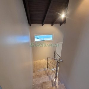 Casa com 225m², 3 dormitórios, 2 vagas, no bairro Vila Hipica em Caxias do Sul para Comprar