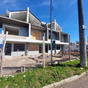 Sobrado com 128m², 3 dormitórios, 1 vaga, no bairro Vila Verde em Caxias do Sul para Comprar