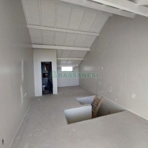 Sobrado com 128m², 3 dormitórios, 1 vaga, no bairro Vila Verde em Caxias do Sul para Comprar