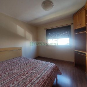Apto Mobiliado com 80m², 2 dormitórios, 1 vaga, no bairro Lourdes em Caxias do Sul para Comprar