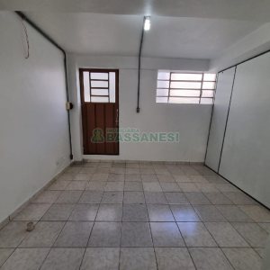 Loja com 75m², no bairro Cruzeiro em Caxias do Sul para Alugar