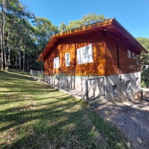 Chácara com 230m², 3 dormitórios, 3 vagas, no bairro São Virgílio em Caxias do Sul para Comprar