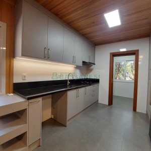 Chácara com 230m², 3 dormitórios, 3 vagas, no bairro São Virgílio em Caxias do Sul para Comprar