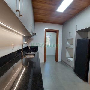 Chácara com 230m², 3 dormitórios, 3 vagas, no bairro São Virgílio em Caxias do Sul para Comprar