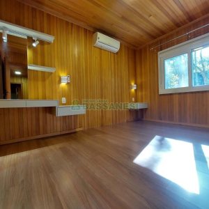 Chácara com 230m², 3 dormitórios, 3 vagas, no bairro São Virgílio em Caxias do Sul para Comprar