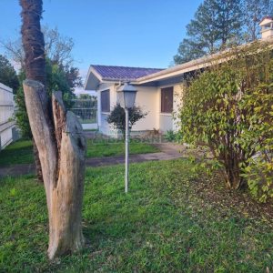 Casa com 270m², 3 dormitórios, 4 vagas, no bairro Cinqüentenário em Caxias do Sul para Comprar