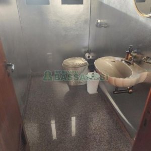 Casa com 270m², 3 dormitórios, 4 vagas, no bairro Cinqüentenário em Caxias do Sul para Comprar