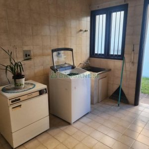 Casa com 270m², 3 dormitórios, 4 vagas, no bairro Cinqüentenário em Caxias do Sul para Comprar