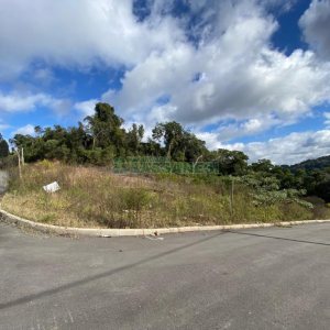 Terreno com 319m², no bairro Nossa Senhora das Graças em Caxias do Sul para Comprar