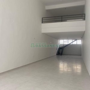 Loja com 140m², no bairro São Pelegrino em Caxias do Sul para Alugar