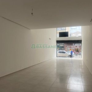Loja com 140m², no bairro São Pelegrino em Caxias do Sul para Alugar