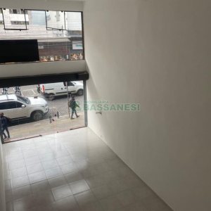 Loja com 140m², no bairro São Pelegrino em Caxias do Sul para Alugar