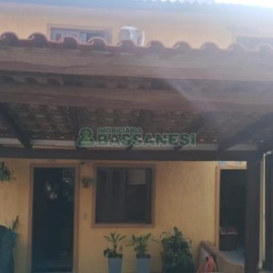 Sobrado com 45m², 2 dormitórios, 1 vaga, no bairro Colina do Sol em Caxias do Sul para Comprar