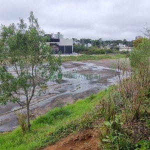 Terreno com 2000m², no bairro Nossa Senhora da Saúde em Caxias do Sul para Comprar