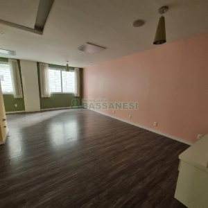 Casa Comercial com 120m², no bairro Exposição em Caxias do Sul para Alugar