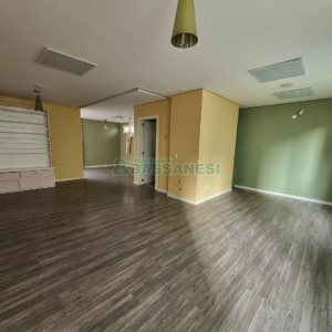 Casa Comercial com 120m², no bairro Exposição em Caxias do Sul para Alugar