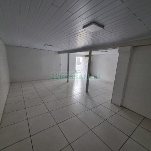 Casa Comercial com 120m², no bairro Exposição em Caxias do Sul para Alugar