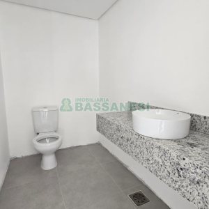 Sala com 81m², 1 vaga, no bairro Exposição em Caxias do Sul para Comprar