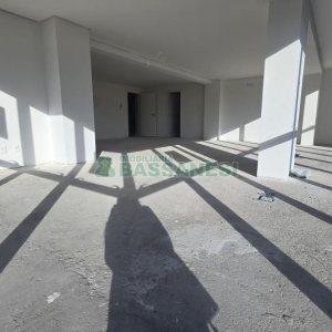 Sala com 81m², 1 vaga, no bairro Exposição em Caxias do Sul para Comprar