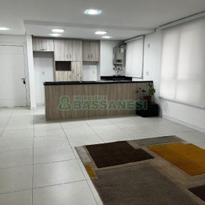 Apto Mobiliado com 54m², 1 dormitório, 1 vaga, no bairro Centro em Caxias do Sul para Alugar