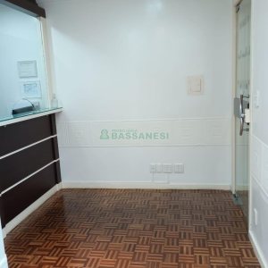Sala com 33m², no bairro Centro em Caxias do Sul para Comprar
