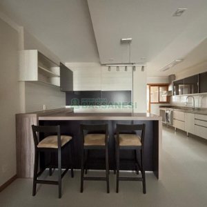 Apto Mobiliado com 120m², 3 dormitórios, 2 vagas, no bairro Panazzolo em Caxias do Sul para Alugar