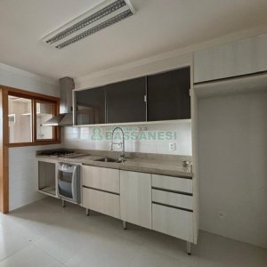 Apto Mobiliado com 120m², 3 dormitórios, 2 vagas, no bairro Panazzolo em Caxias do Sul para Alugar