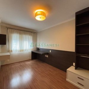 Apto Mobiliado com 120m², 3 dormitórios, 2 vagas, no bairro Panazzolo em Caxias do Sul para Alugar